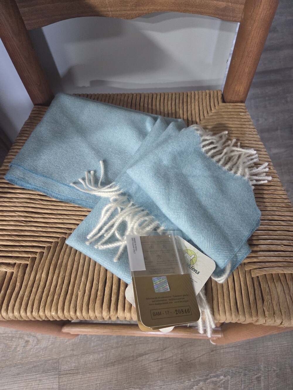 100% Baby Alpca Wrap/Scarf NWT